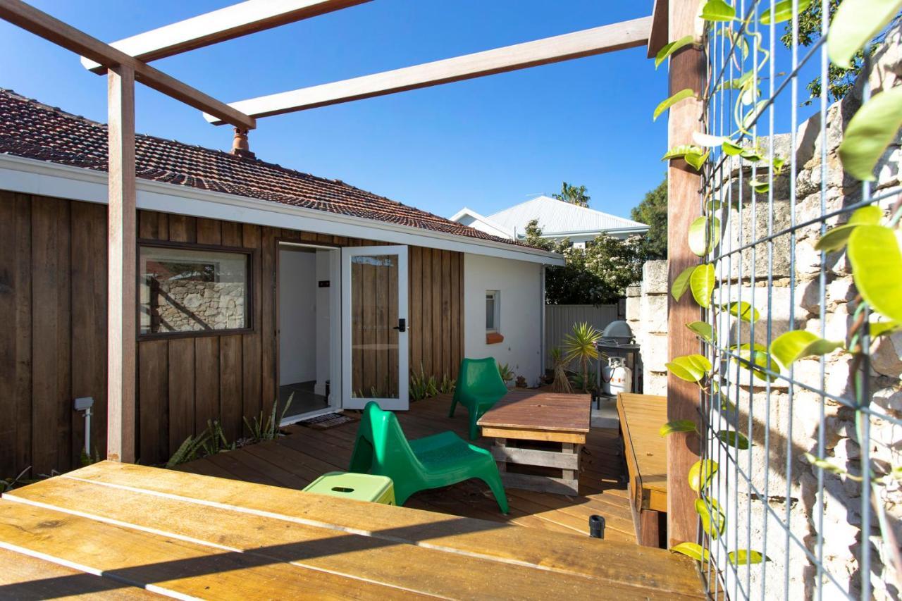 Dingo At White Gum Lodge Fremantle Exteriér fotografie